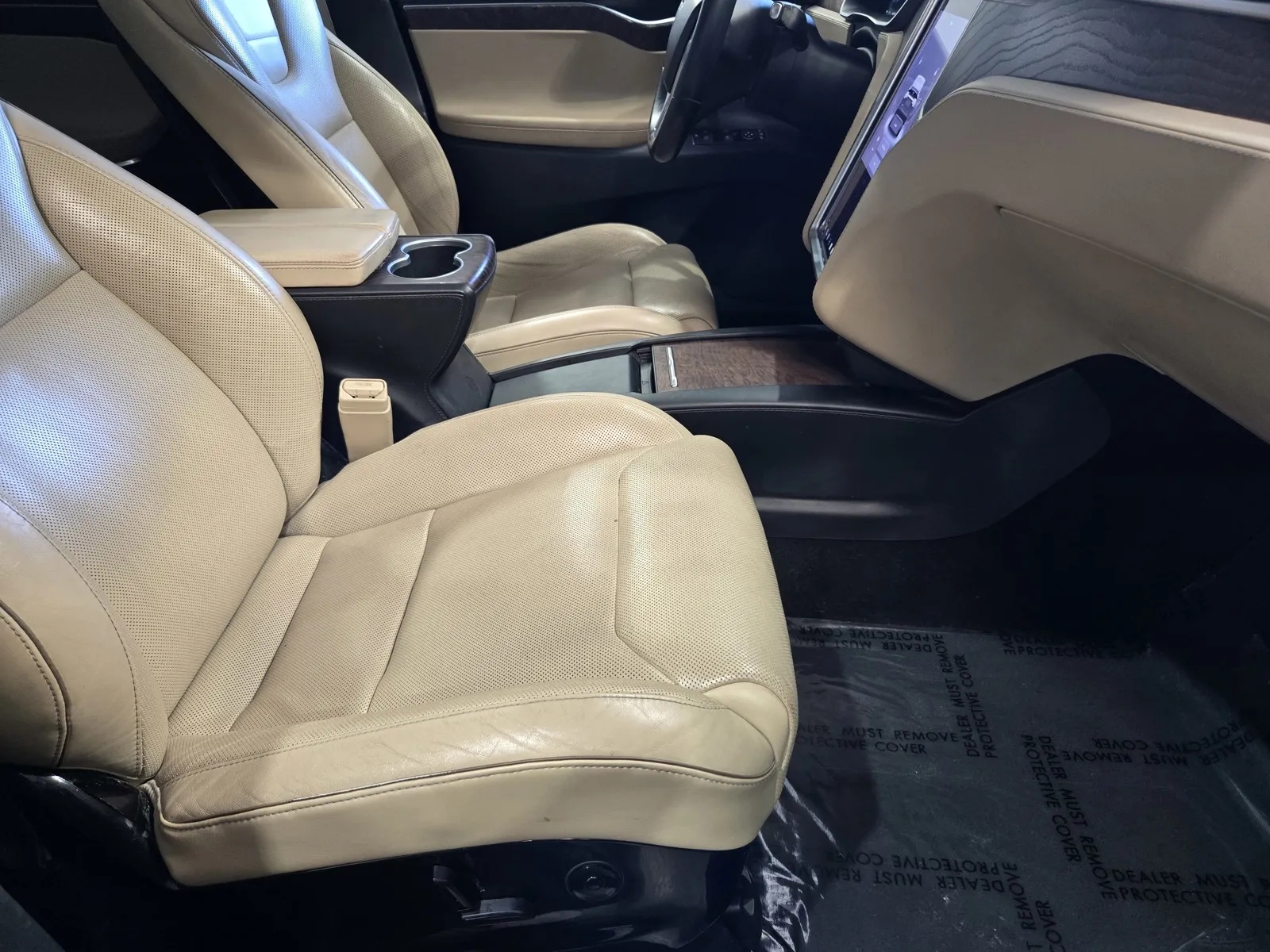 Tesla Model X photo 7