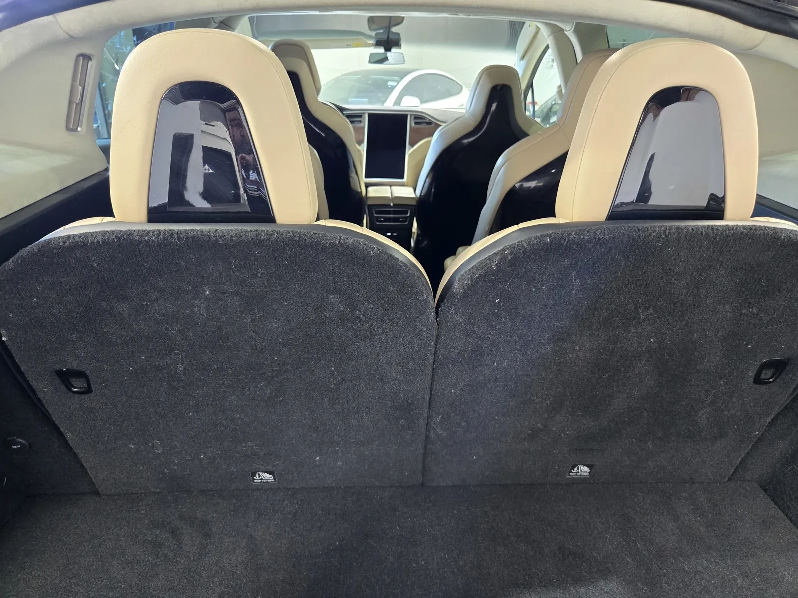 Tesla Model X photo 10