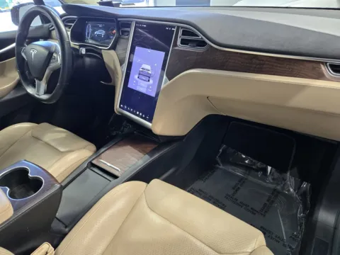 More photos of 2016 Tesla Model X at Premium Autos - Norco, CA