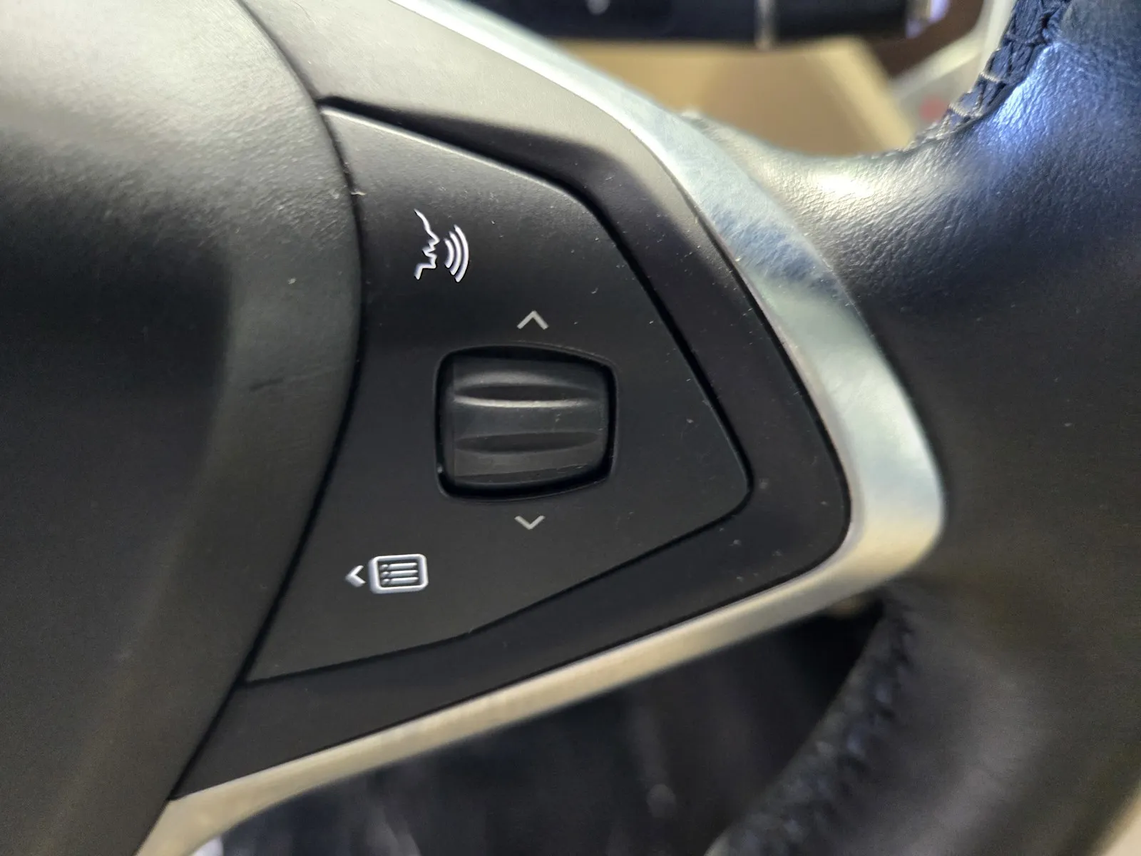 Tesla Model X photo 15