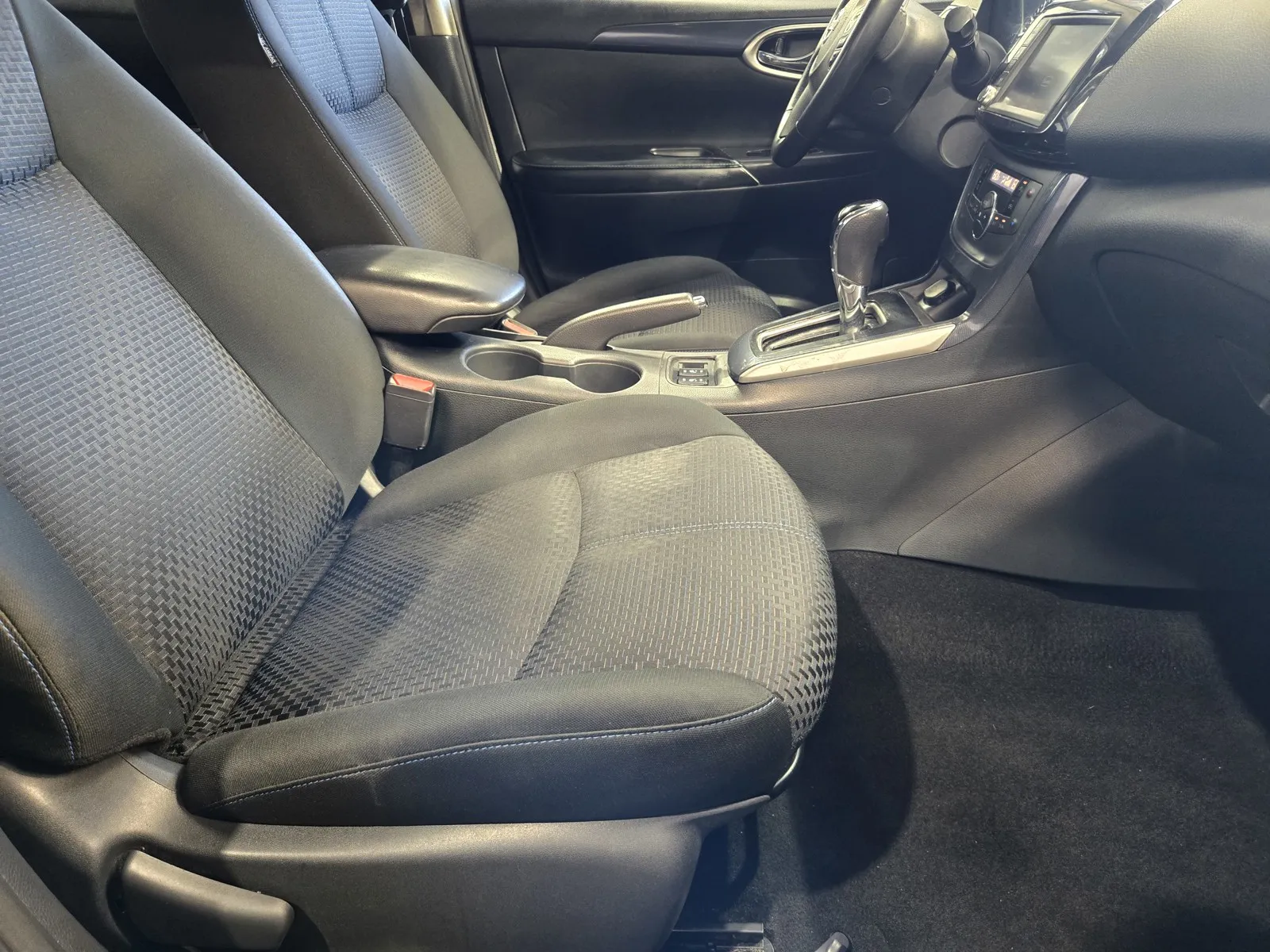 Nissan Sentra photo 7