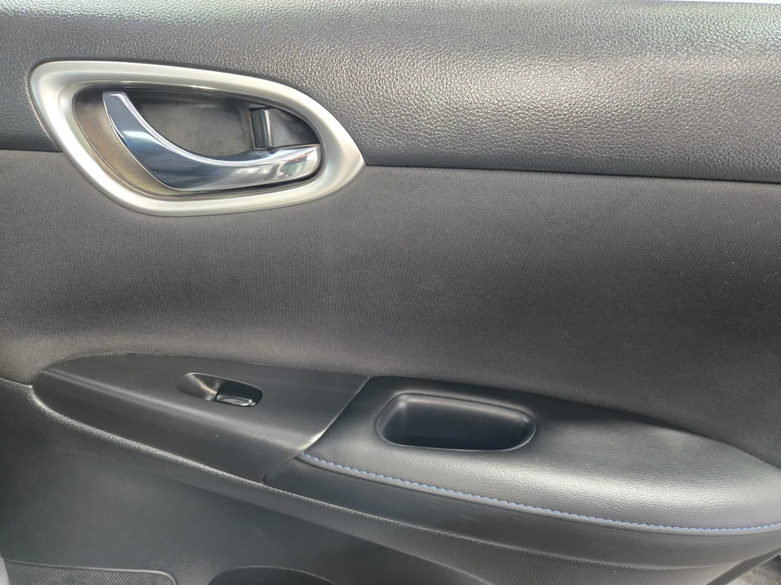 Nissan Sentra photo 8