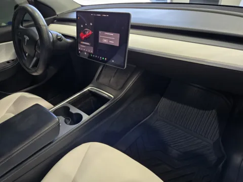 More photos of 2021 Tesla Model Y Long Range at Premium Autos - Norco, CA