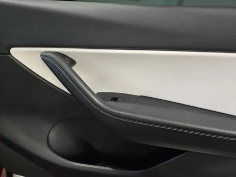 More photos of 2021 Tesla Model Y Long Range at Premium Autos - Norco, CA