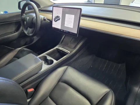 More photos of 2021 Tesla Model Y Long Range at Premium Autos - Norco, CA