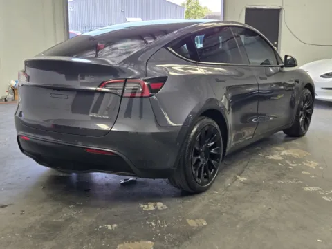 More photos of 2021 Tesla Model Y Long Range at Premium Autos - Norco, CA
