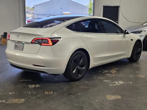 More photos of 2020 Tesla Model 3 Standard Range Plus at Premium Autos - Norco, CA