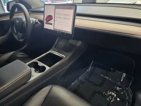 More photos of 2024 Tesla Model Y at Premium Autos - Norco, CA