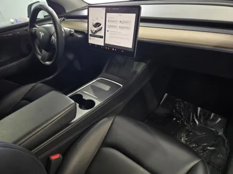 More photos of 2023 Tesla Model Y at Premium Autos - Norco, CA