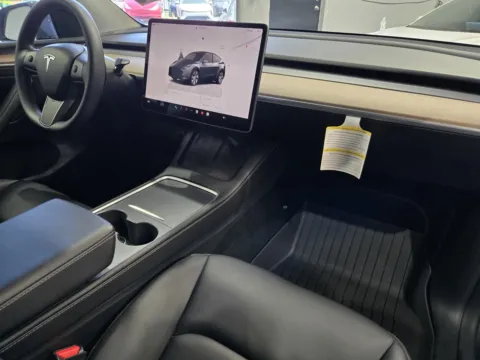 More photos of 2023 Tesla Model Y Base HW4 at Premium Autos - Norco, CA