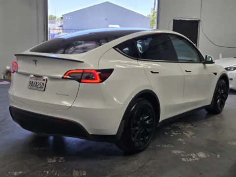 More photos of 2022 Tesla Model Y Long Range at Premium Autos - Norco, CA