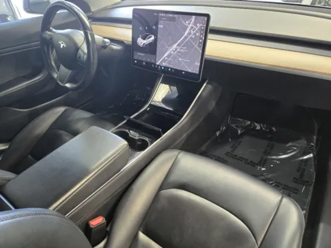 More photos of 2018 Tesla Model 3 LONG RANGE at Premium Autos - Norco, CA