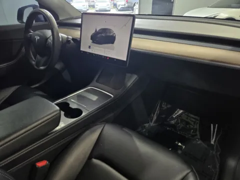 More photos of 2022 Tesla Model Y Performance at Premium Autos - Norco, CA