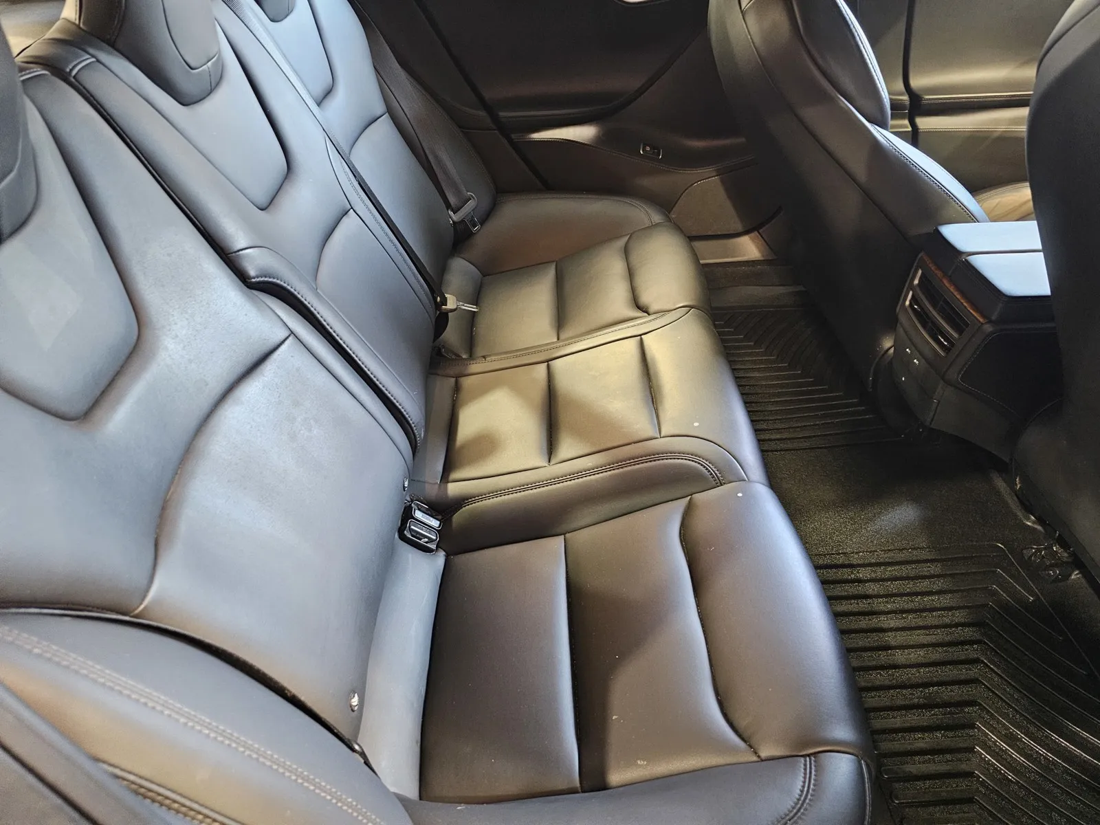 Tesla Model S photo 9