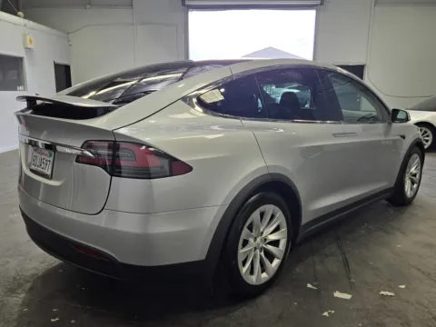 More photos of 2018 Tesla Model X 75D at Premium Autos - Norco, CA