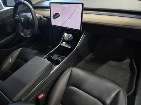 More photos of 2018 Tesla Model 3 at Premium Autos - Norco, CA