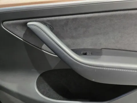 More photos of 2023 Tesla Model Y LONG RANGE HW4 at Premium Autos - Norco, CA