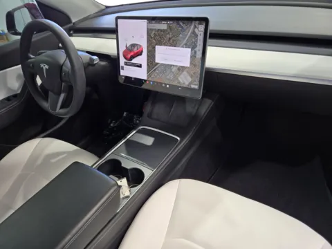 More photos of 2022 Tesla Model Y Long Range at Premium Autos - Norco, CA