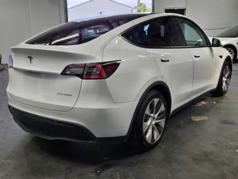 More photos of 2021 Tesla Model Y Long Range at Premium Autos - Norco, CA