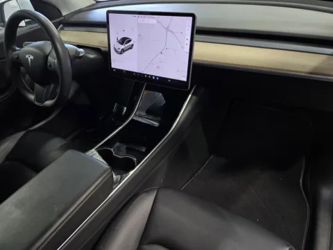 More photos of 2021 Tesla Model Y Long Range at Premium Autos - Norco, CA