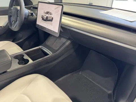 More photos of 2022 Tesla Model Y Performance at Premium Autos - Norco, CA
