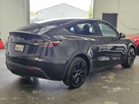 More photos of 2025 Tesla Model Y Long Range at Premium Autos - Norco, CA