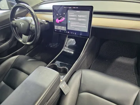 More photos of 2019 Tesla Model 3 Standard Range Plus at Premium Autos - Norco, CA