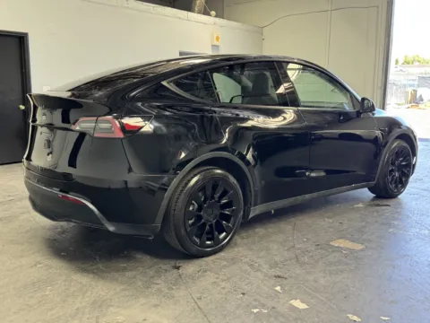 More photos of 2023 Tesla Model Y at Premium Autos - Norco, CA