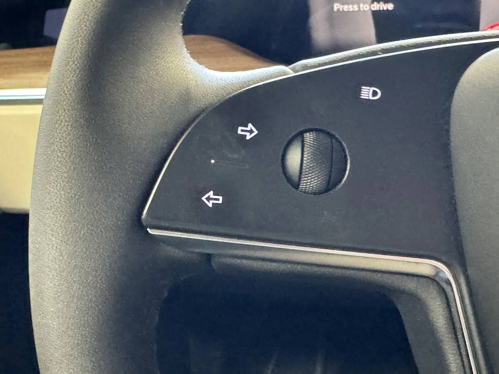 Tesla Model X photo 17