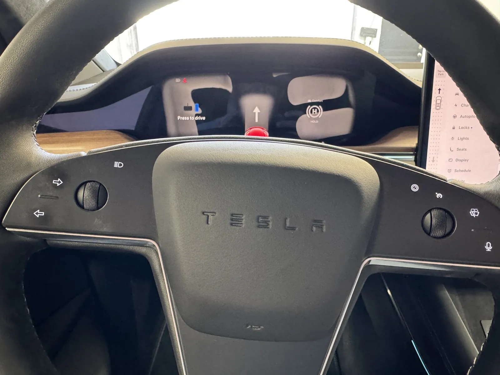 Tesla Model X photo 18