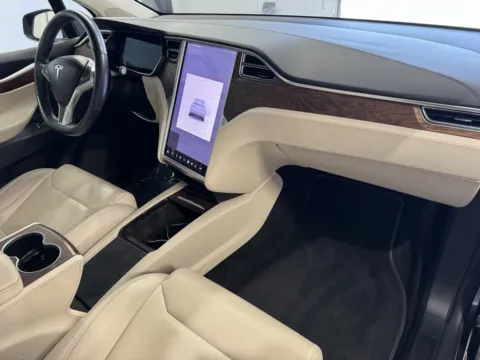 More photos of 2017 Tesla Model X at Premium Autos - Norco, CA