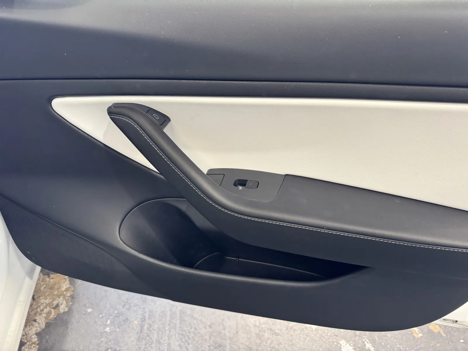 Tesla Model 3 photo 7
