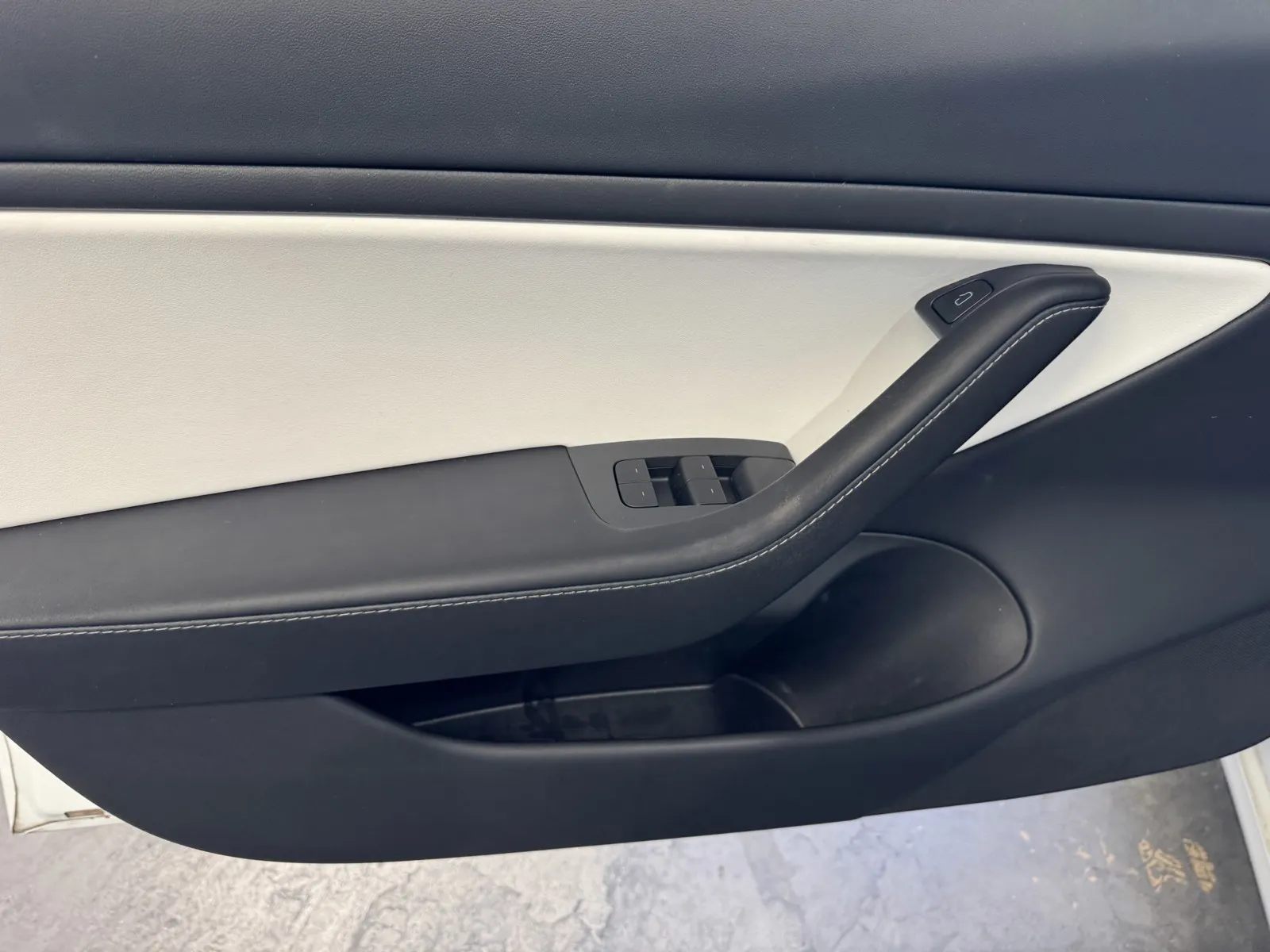 Tesla Model 3 photo 13