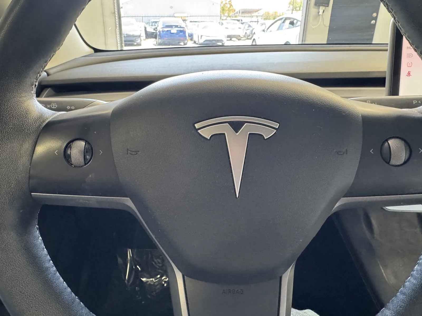 Tesla Model 3 photo 21