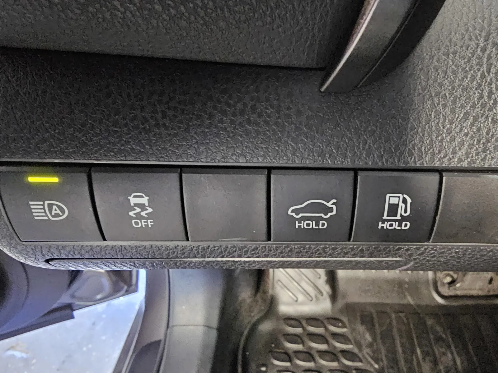Toyota Camry photo 15