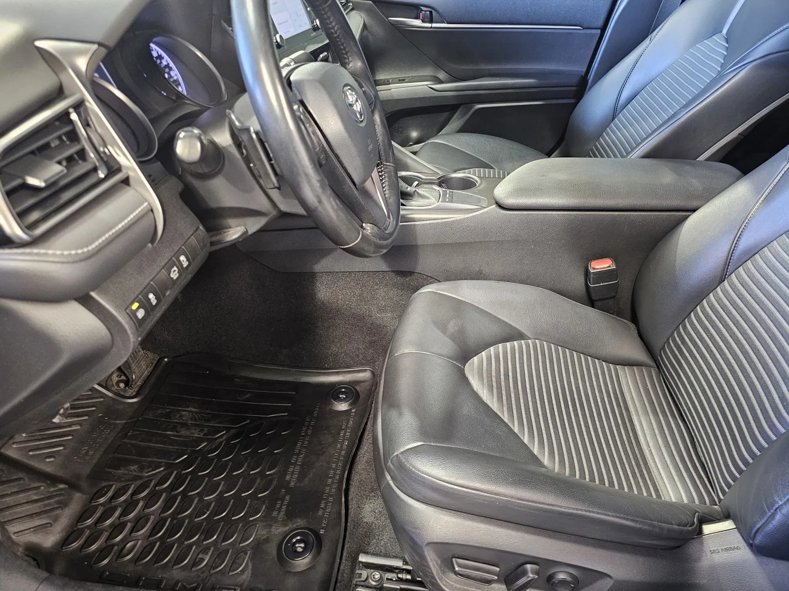 Toyota Camry photo 14