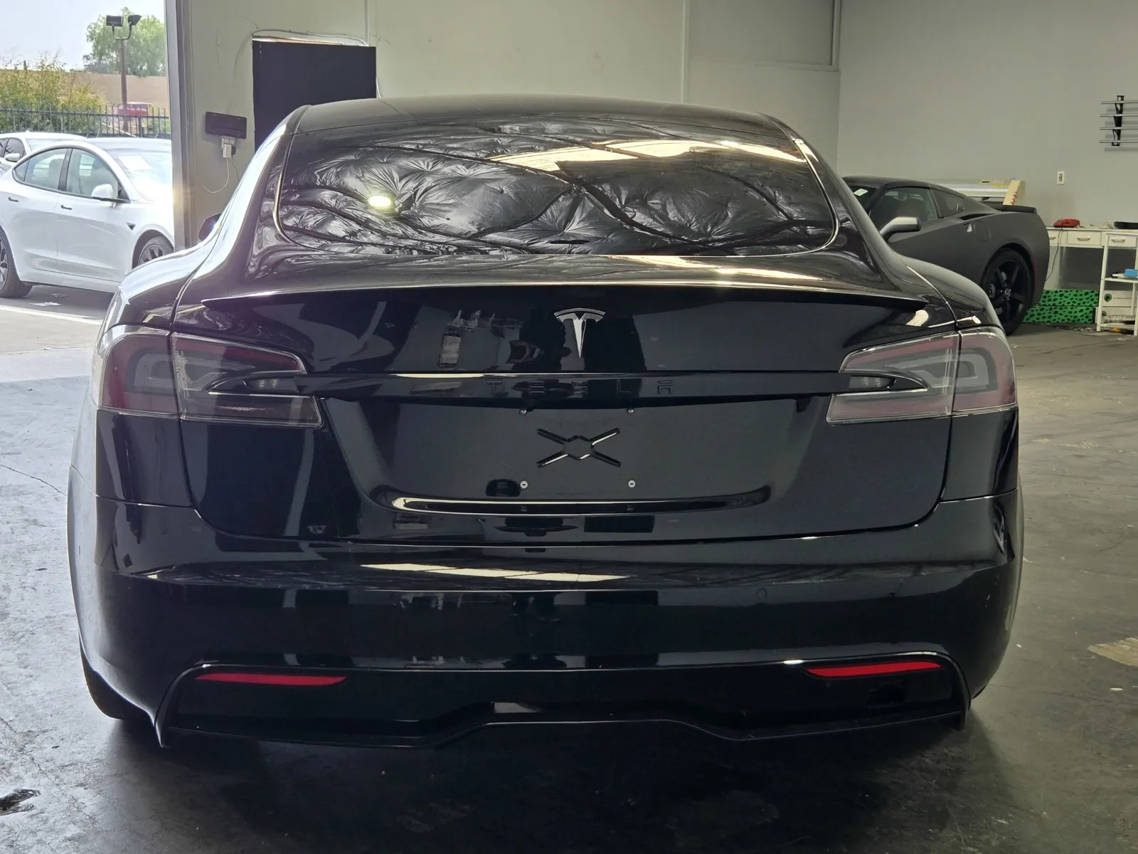 Tesla Model S photo 3