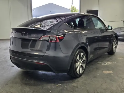 More photos of 2021 Tesla Model Y Long Range at Premium Autos - Norco, CA
