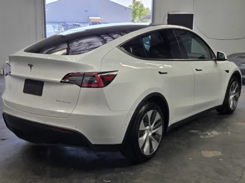 More photos of 2021 Tesla Model Y Long Range at Premium Autos - Norco, CA