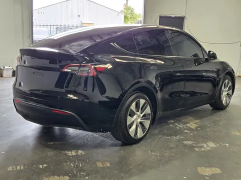 More photos of 2021 Tesla Model Y Long Range at Premium Autos - Norco, CA