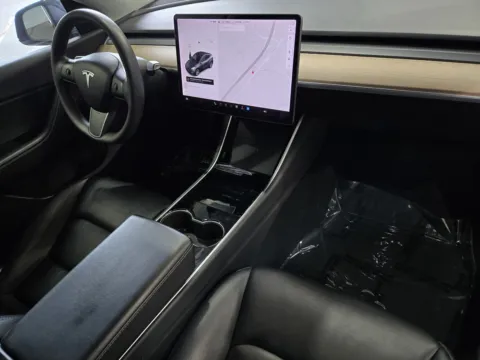 More photos of 2021 Tesla Model Y Standard Range at Premium Autos - Norco, CA