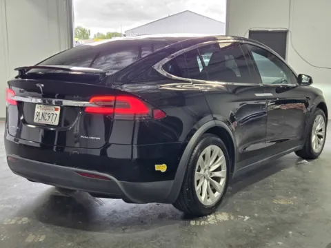 More photos of 2020 Tesla Model X Long Range Plus at Premium Autos - Norco, CA