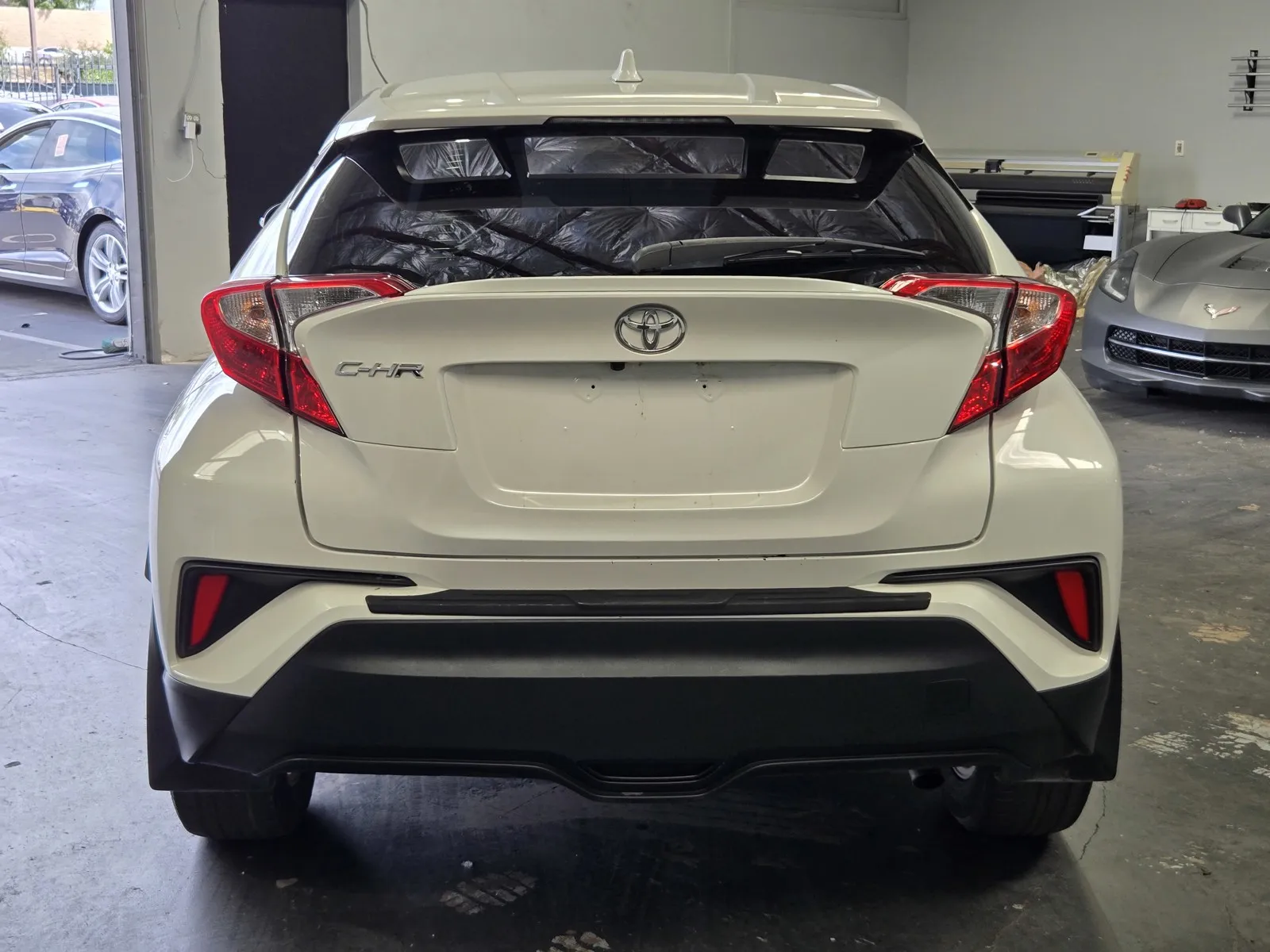 Toyota C-HR photo 3