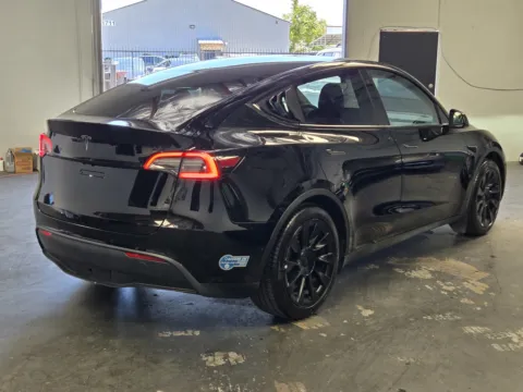 More photos of 2021 Tesla Model Y Standard Range at Premium Autos - Norco, CA