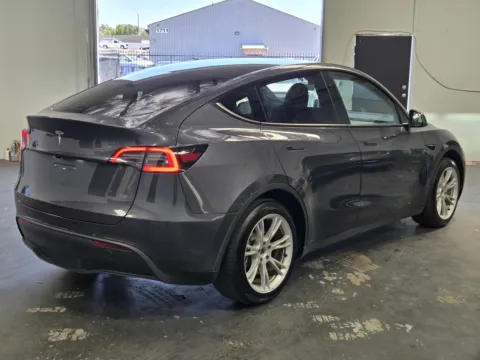 More photos of 2023 Tesla Model Y at Premium Autos - Norco, CA