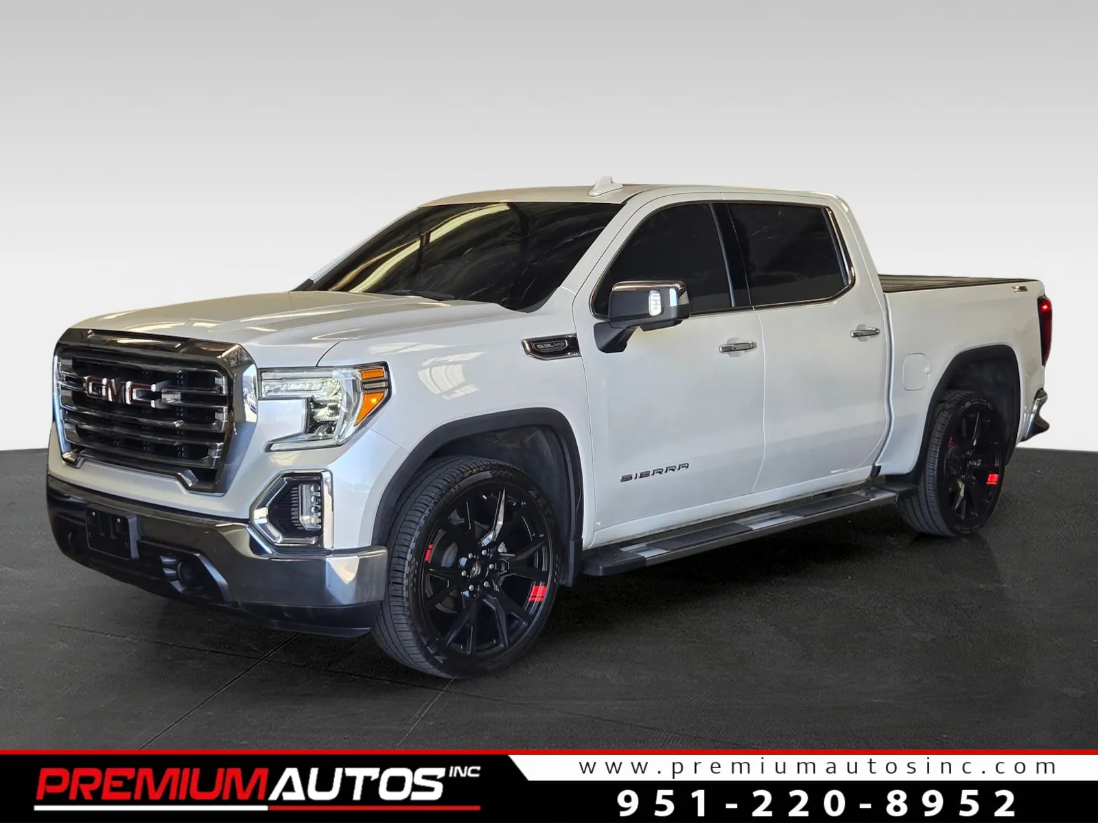 2022 GMC Sierra 4WD Crew Cab Short Box SLT's photo