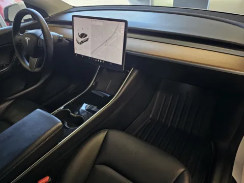 More photos of 2021 Tesla Model Y Long Range at Premium Autos - Norco, CA