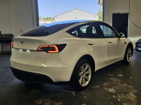 More photos of 2021 Tesla Model Y Long Range at Premium Autos - Norco, CA