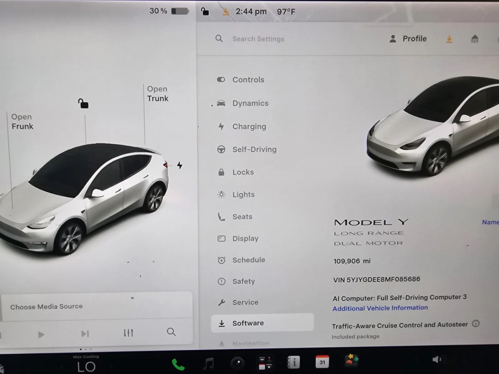 Tesla Model Y photo 17