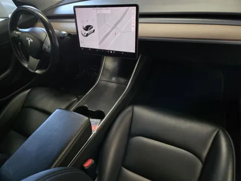 More photos of 2018 Tesla Model 3 at Premium Autos - Norco, CA